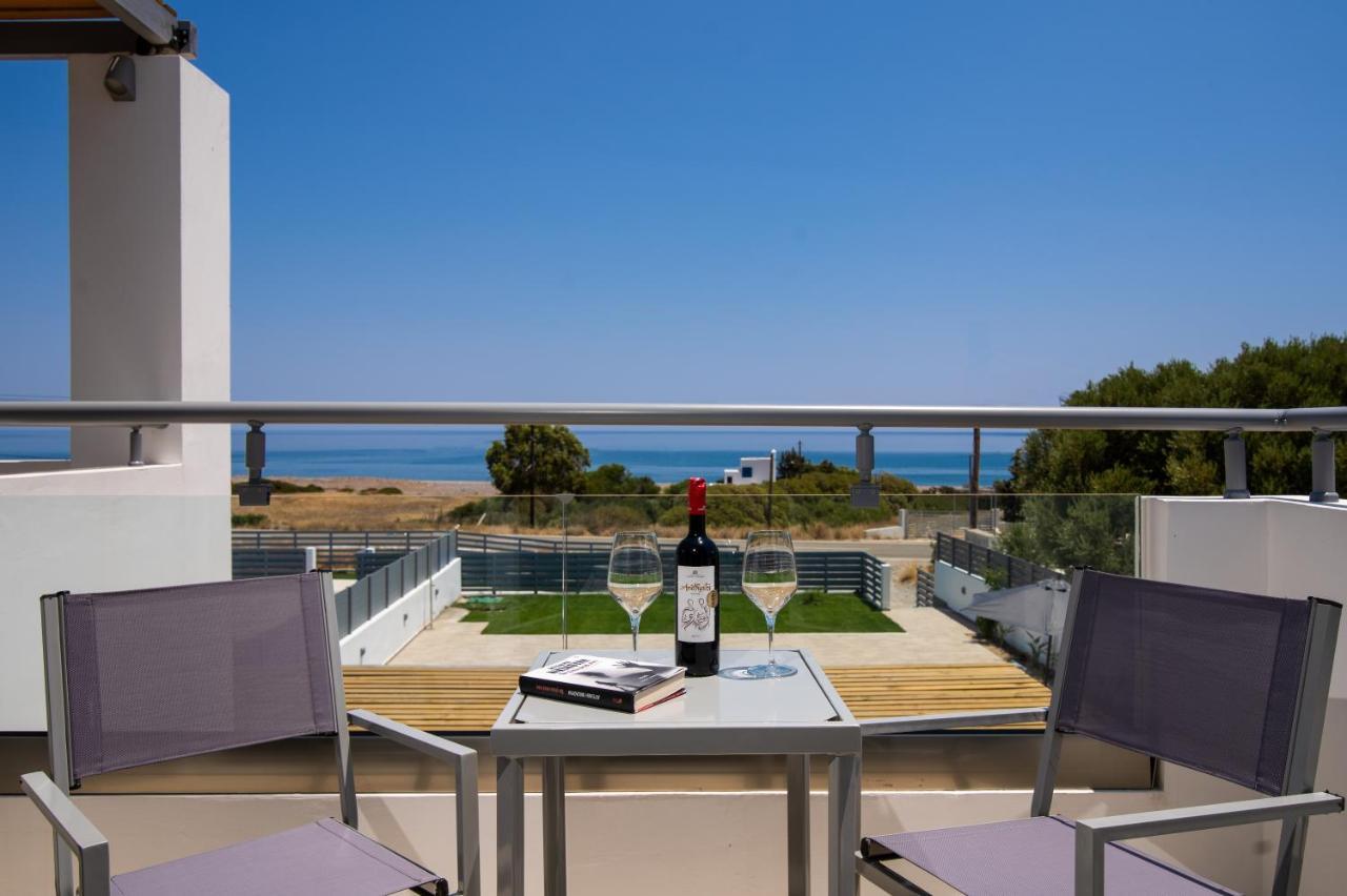 South Beach Villas Генади Екстериор снимка