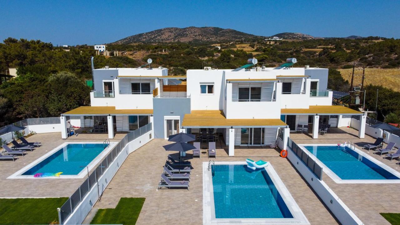 South Beach Villas Генади Екстериор снимка