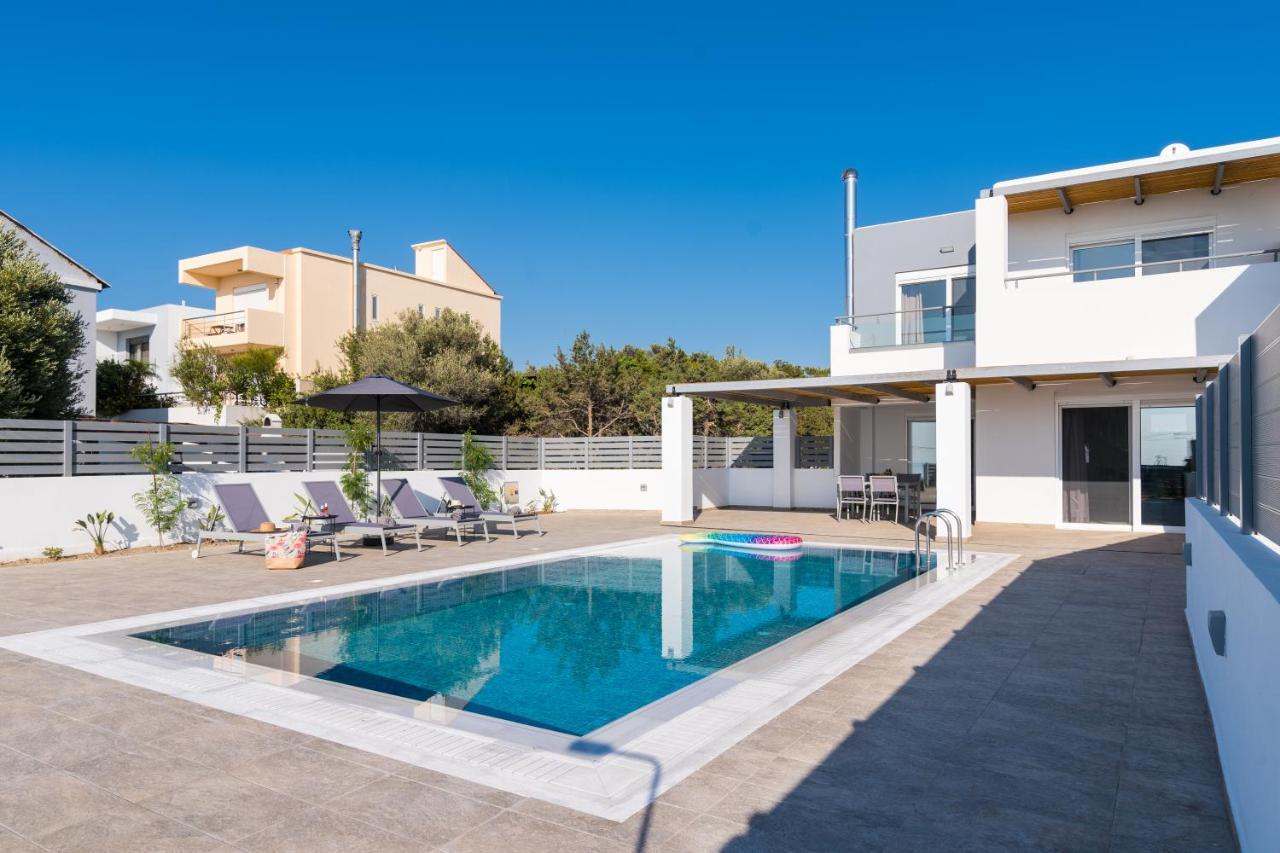 South Beach Villas Генади Екстериор снимка