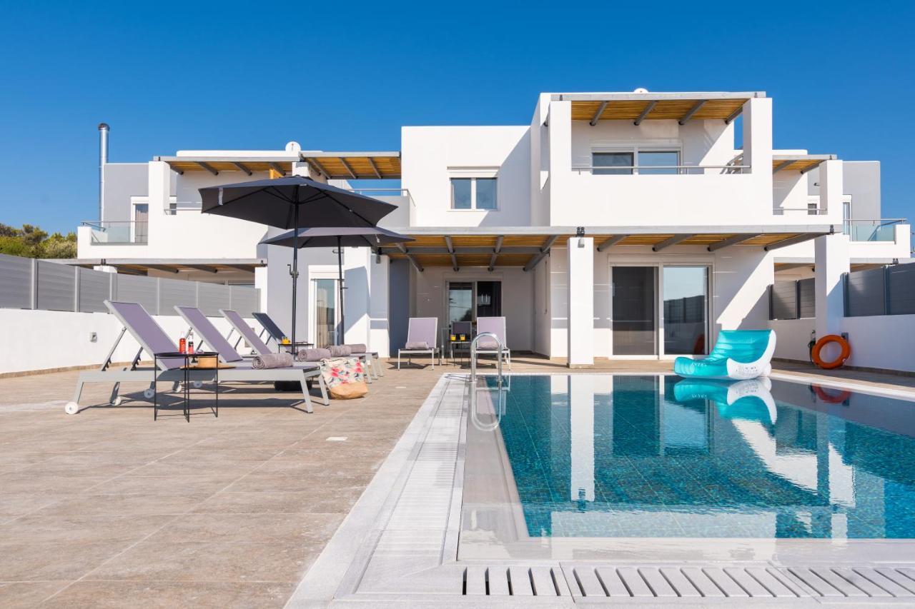 South Beach Villas Генади Екстериор снимка
