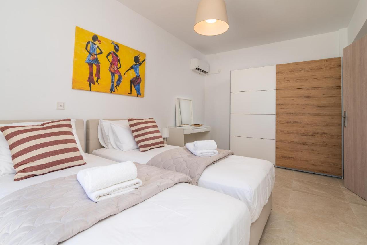 South Beach Villas Генади Екстериор снимка