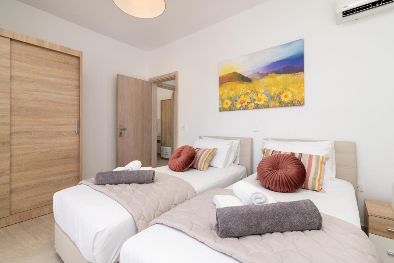 South Beach Villas Генади Екстериор снимка
