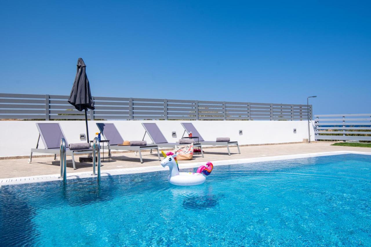South Beach Villas Генади Екстериор снимка